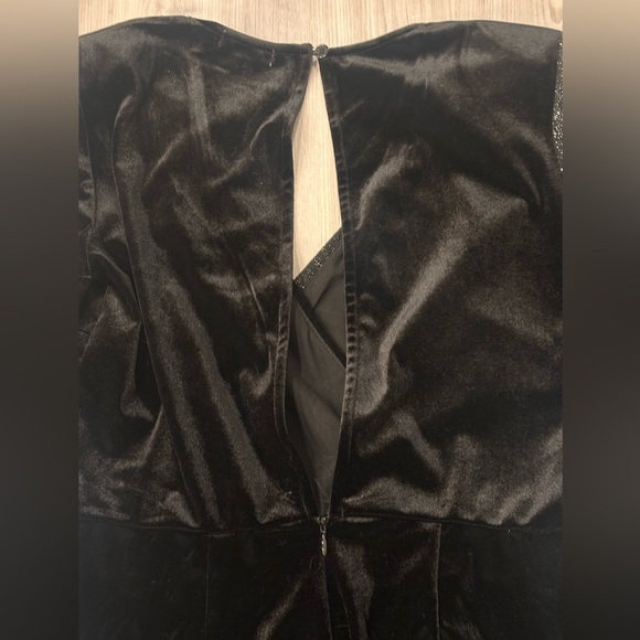 Francesca’s Black Velvet & Silver Glitter Long Sleeve Romper - Picture 10 of 11